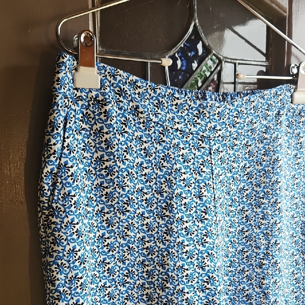 LOFT Blue and White Patterned Wide Leg Pants - Picture 5 of 10